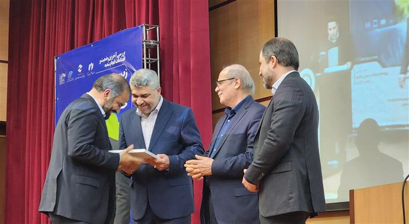 گزارش-تصویری-از-مراسم-بررسی-آخرین-وضعیت-زیست-بوم-مراکز-داده-و-خدمات-ابری