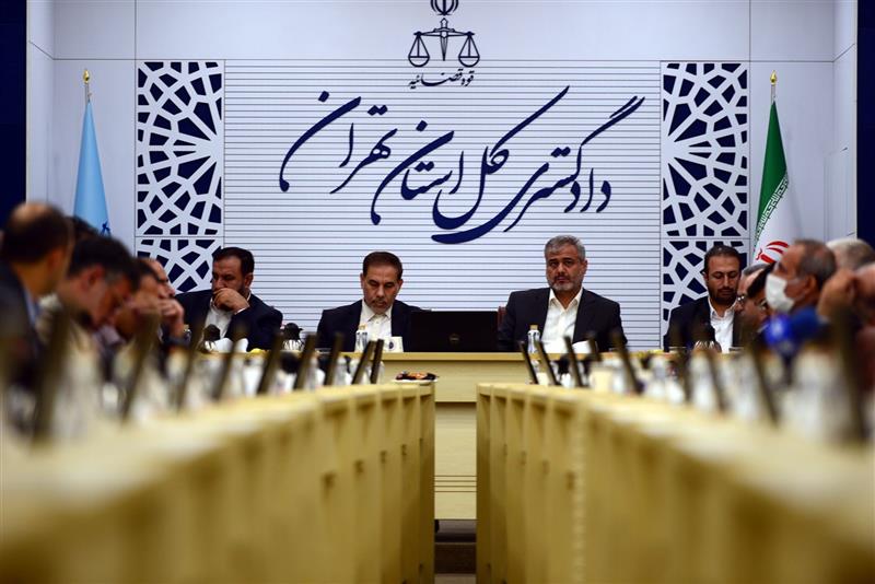 رونمایی-از-سامانه-ی-پنجره-واحد-مدیریت-زمین-در-دادگستری-تهران-