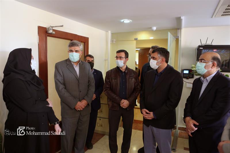 بازدید-معاون-وزیر-ارتباطات-از-دومین-نمایشگاه-مجازی-کتاب-تهران